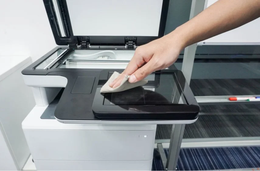 بایدها و نبایدهای تمیز کردن پرینترها: راهنمای کامل نگهداری و افزایش عمر دستگاه چاپ